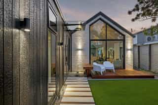 Sleek Modern Elegance - Image 6