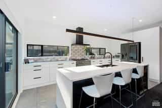 Modern townhouse - Image 2